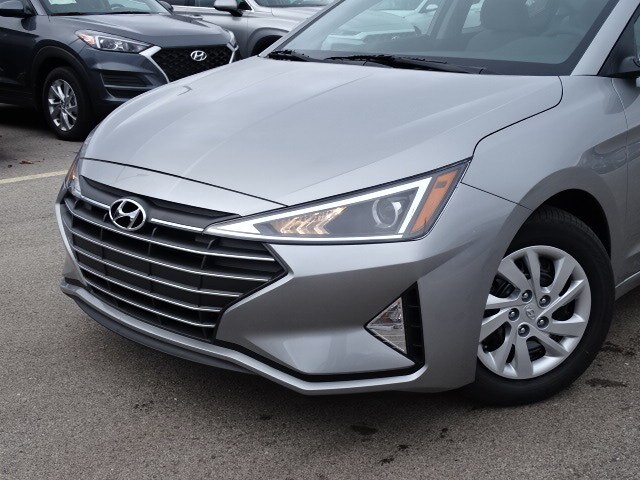 2020 Hyundai Elantra SE photo 2