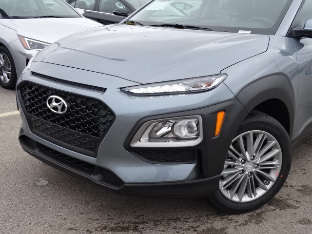 2020 Hyundai Kona SEL photo 2