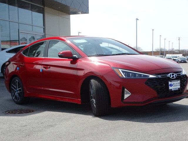 2019 Hyundai Elantra Sport photo 3