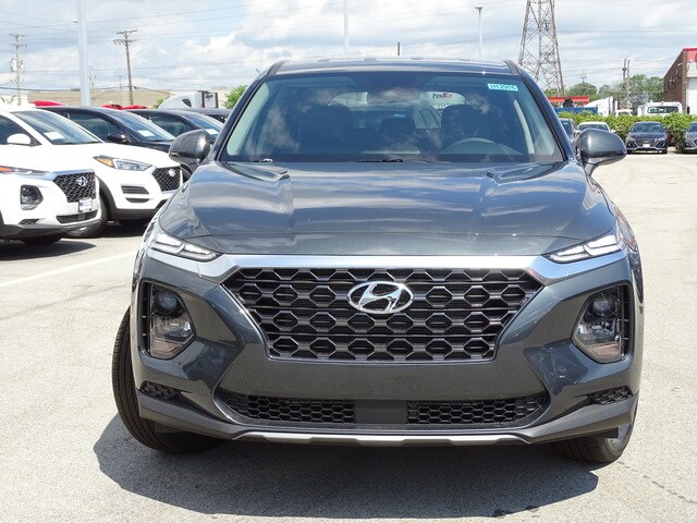2020 Hyundai Santa Fe SE photo 3