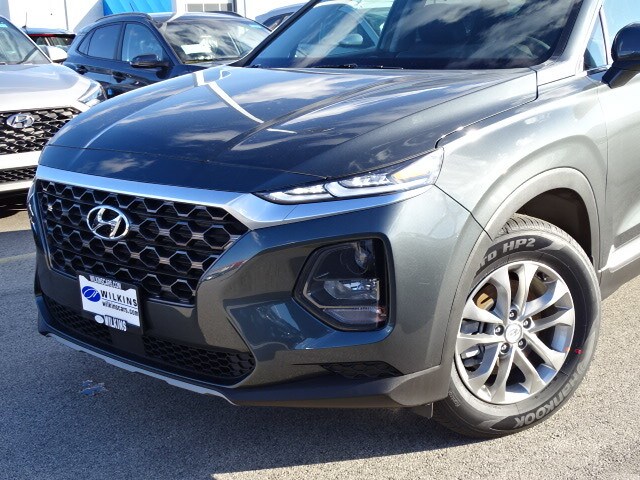 2020 Hyundai Santa Fe SE photo 2