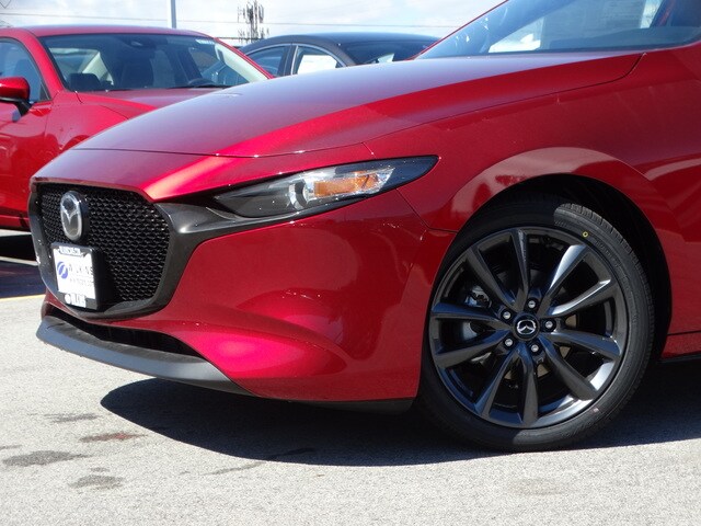 2019 Mazda Mazda3 Preferred Hatchback photo 2