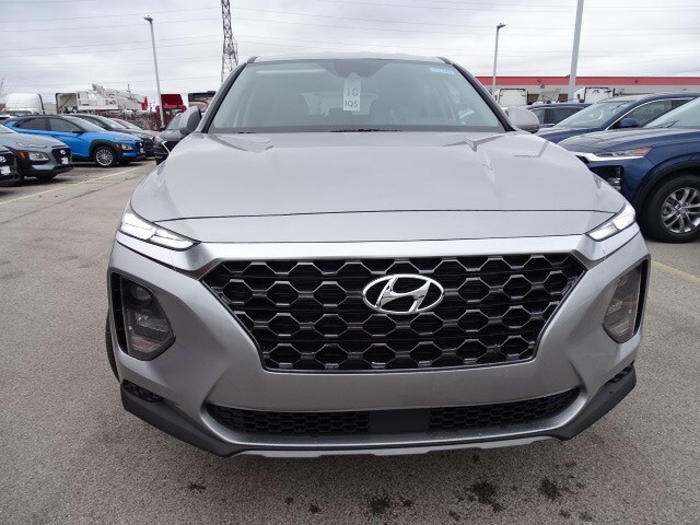 2020 Hyundai Santa Fe SE photo 3