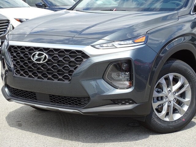2020 Hyundai Santa Fe SE photo 2