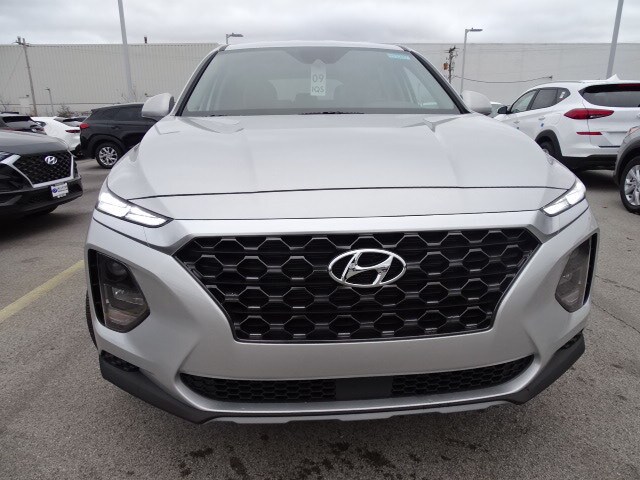 2020 Hyundai Santa Fe SE photo 3