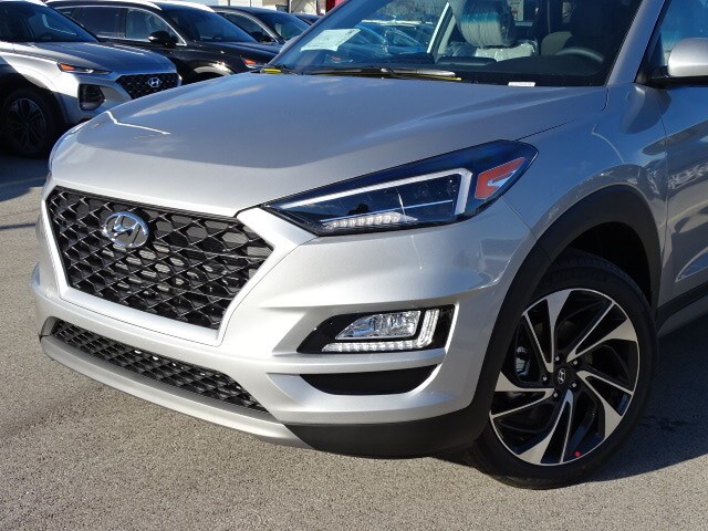2020 Hyundai Tucson Sport photo 2
