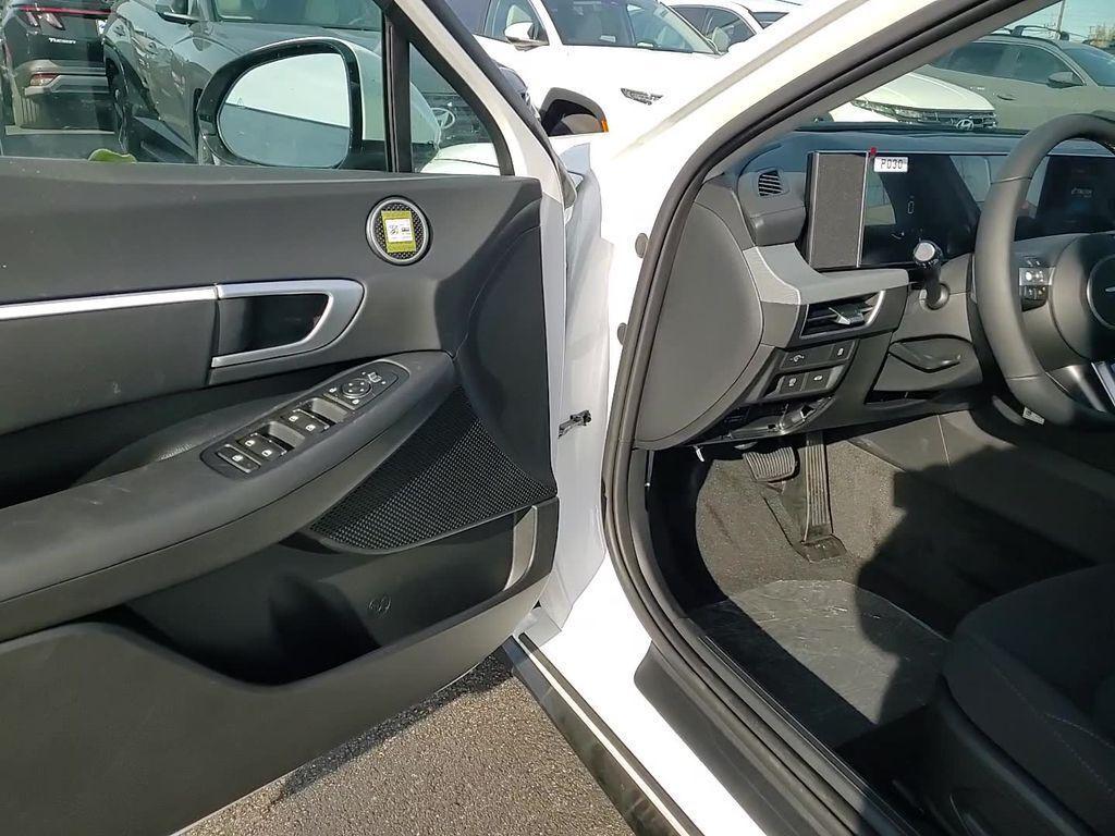 2026 Hyundai Sonata SEL - Photo 11
