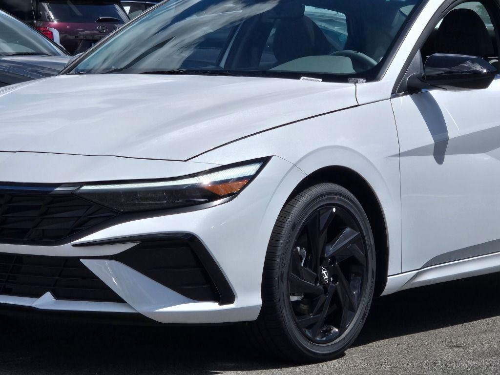 New 2026 Hyundai Elantra SEL Sport Premium Sedan