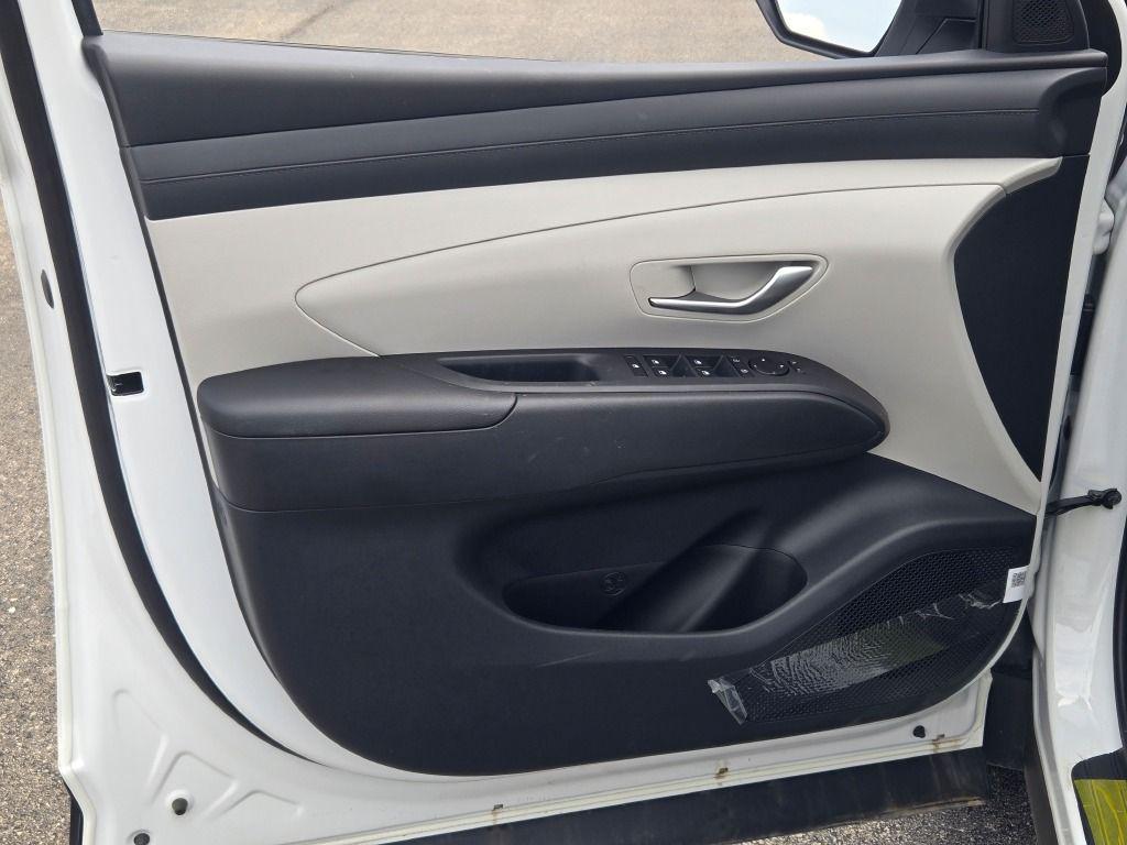 2026 Hyundai Tucson Blue SE - Photo 16