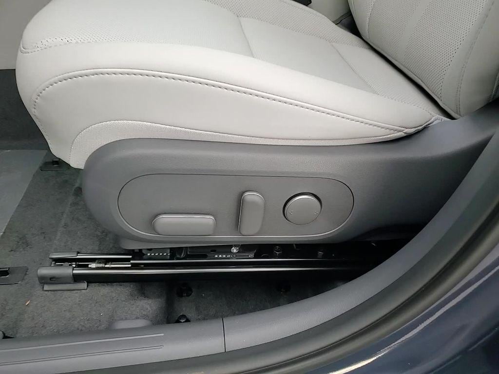 2026 Hyundai Kona Limited - Photo 14