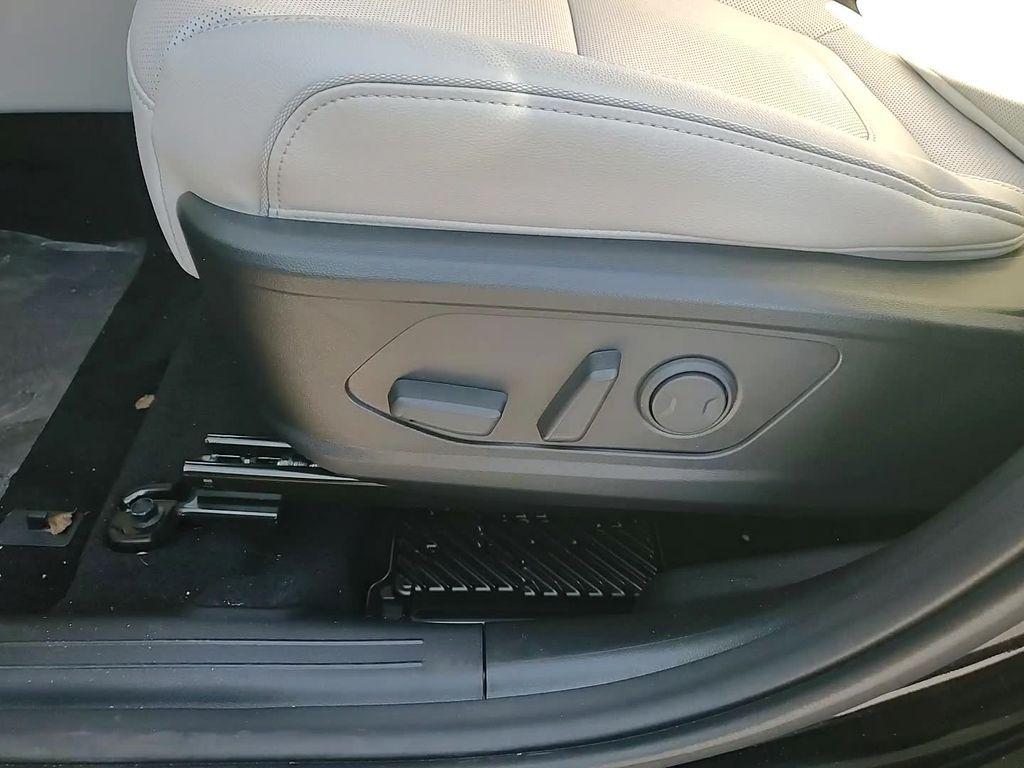 2026 Hyundai Tucson Limited - Photo 13
