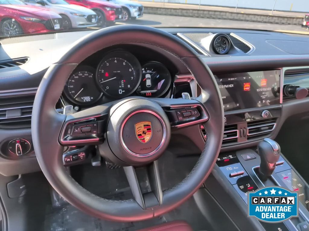 2022 Porsche Macan Base - Photo 23