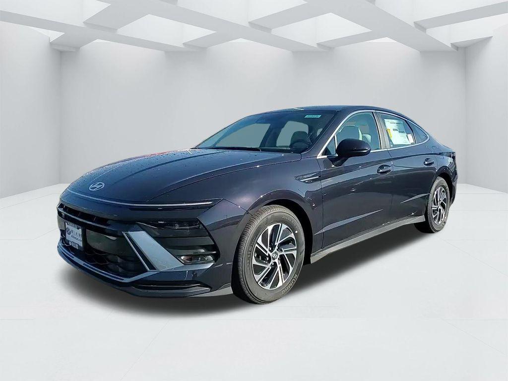 2026 Hyundai Sonata Hybrid Blue's photo