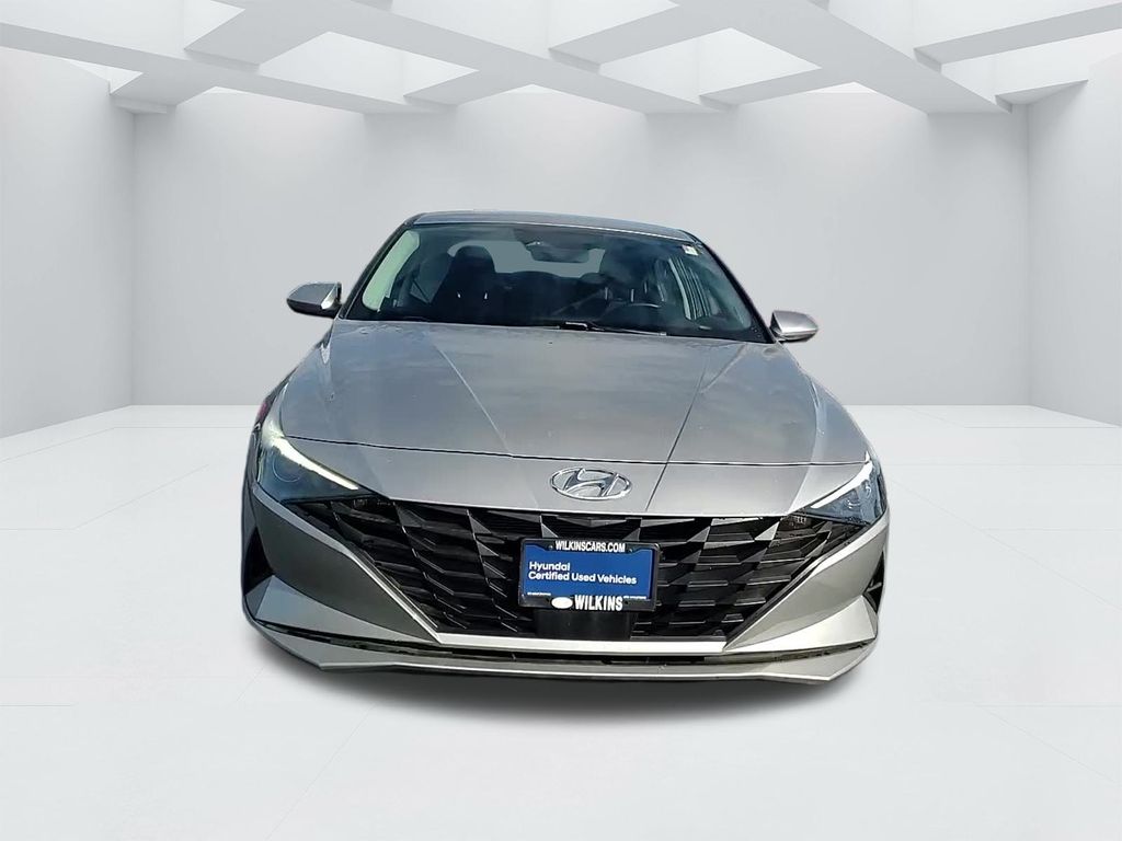 2023 Hyundai Elantra SEL photo 2