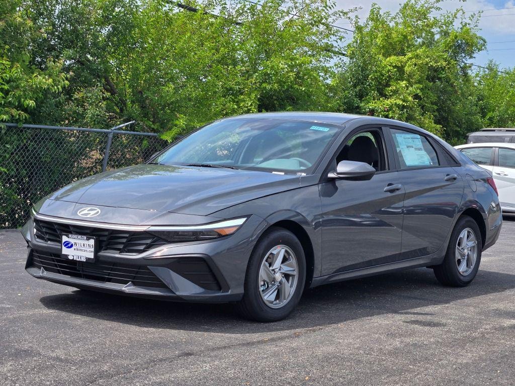 New 2026 Hyundai Elantra SE Sedan