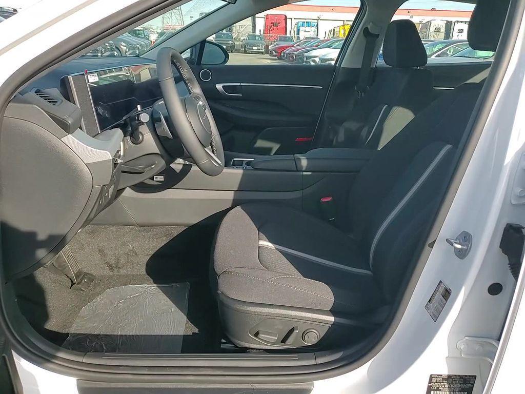 2026 Hyundai Sonata SEL - Photo 13