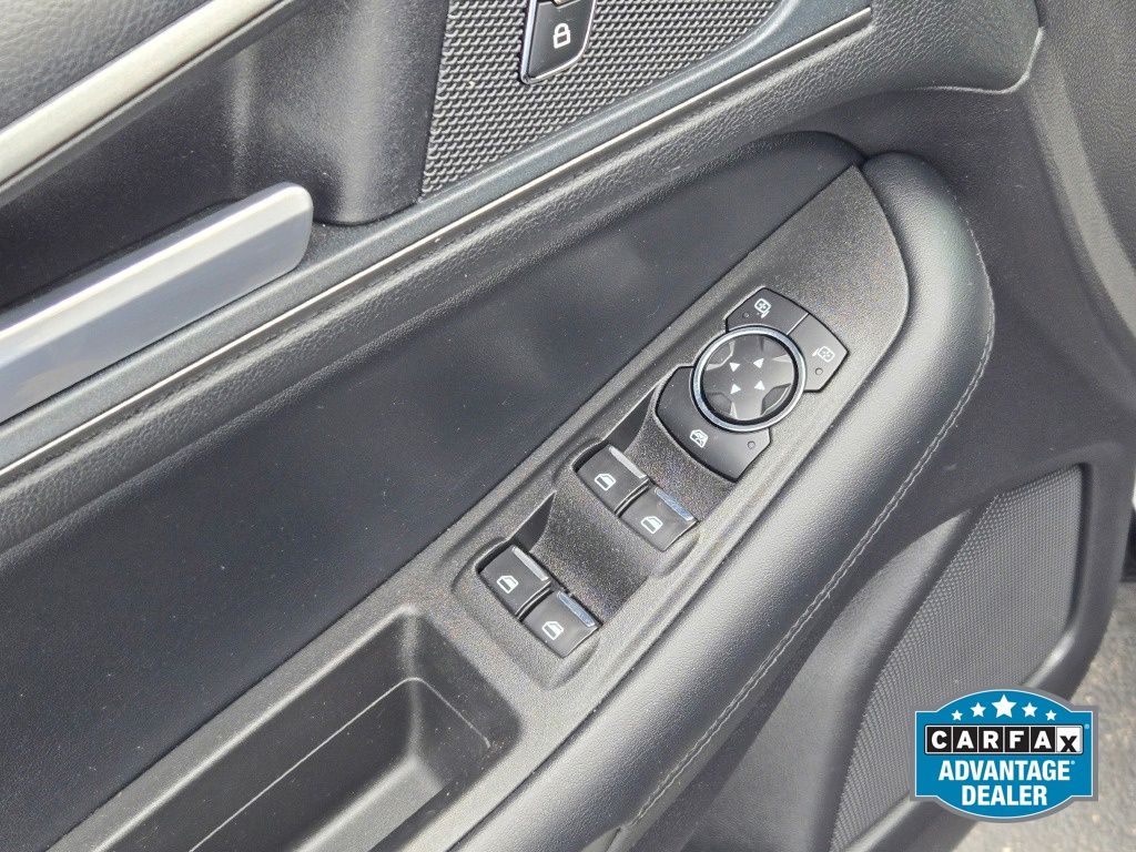 2021 Ford Edge SE - Photo 19