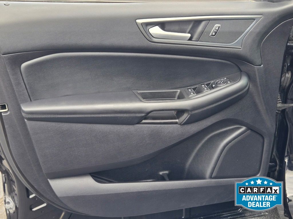 2021 Ford Edge SE - Photo 18