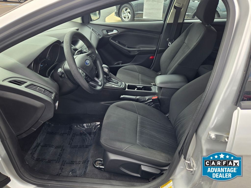 2018 Ford Focus SE - Photo 18