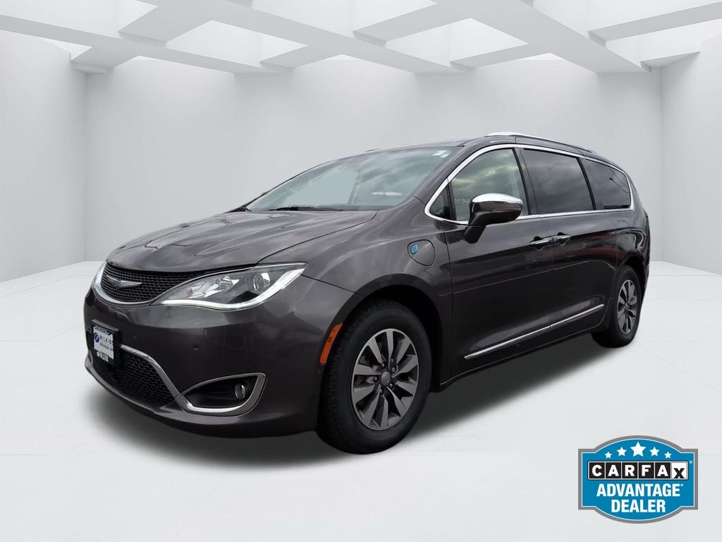 2020 Chrysler Pacifica Hybrid Limited's photo