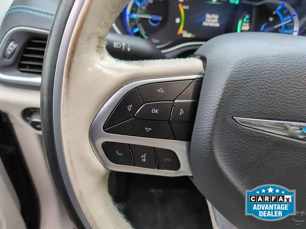 2020 Chrysler Pacifica Hybrid Limited - Photo 16