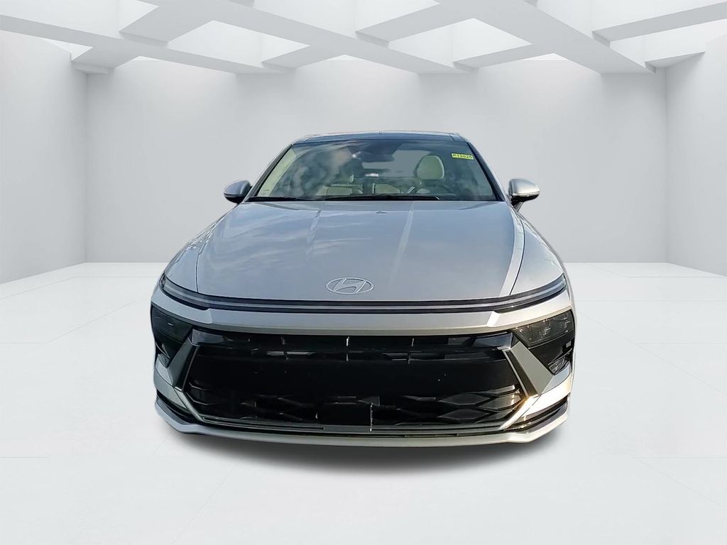 2025 Hyundai Sonata SEL photo 2
