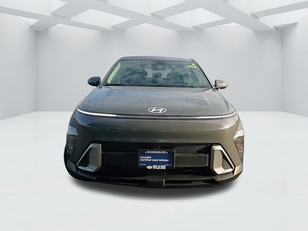 2025 Hyundai Kona SE photo 2