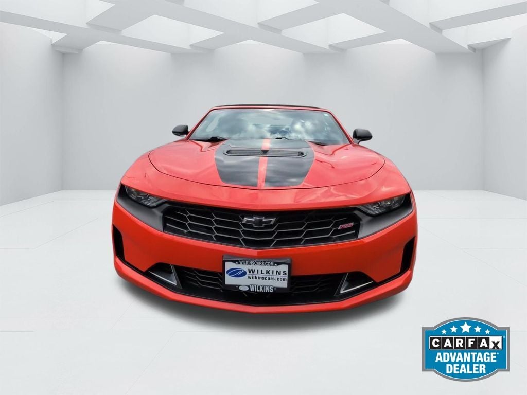 2021 Chevrolet Camaro LT1 - Photo 2