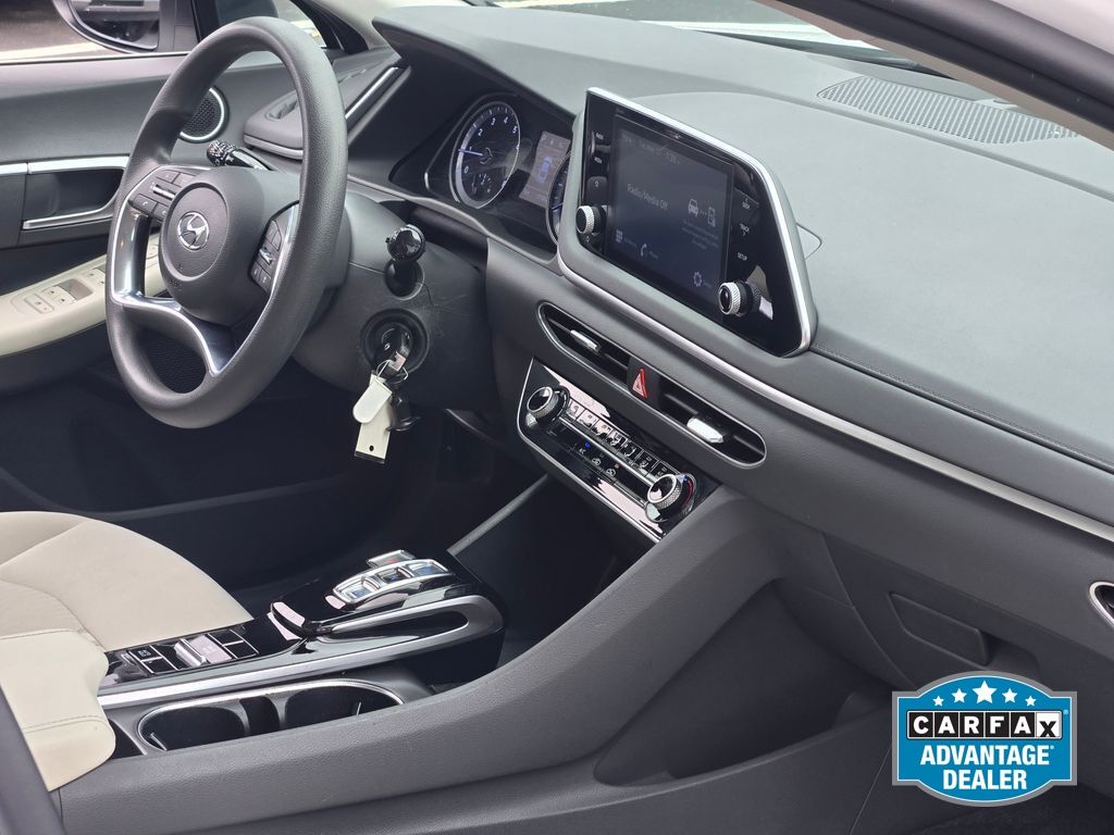 2023 Hyundai Sonata SE - Photo 9