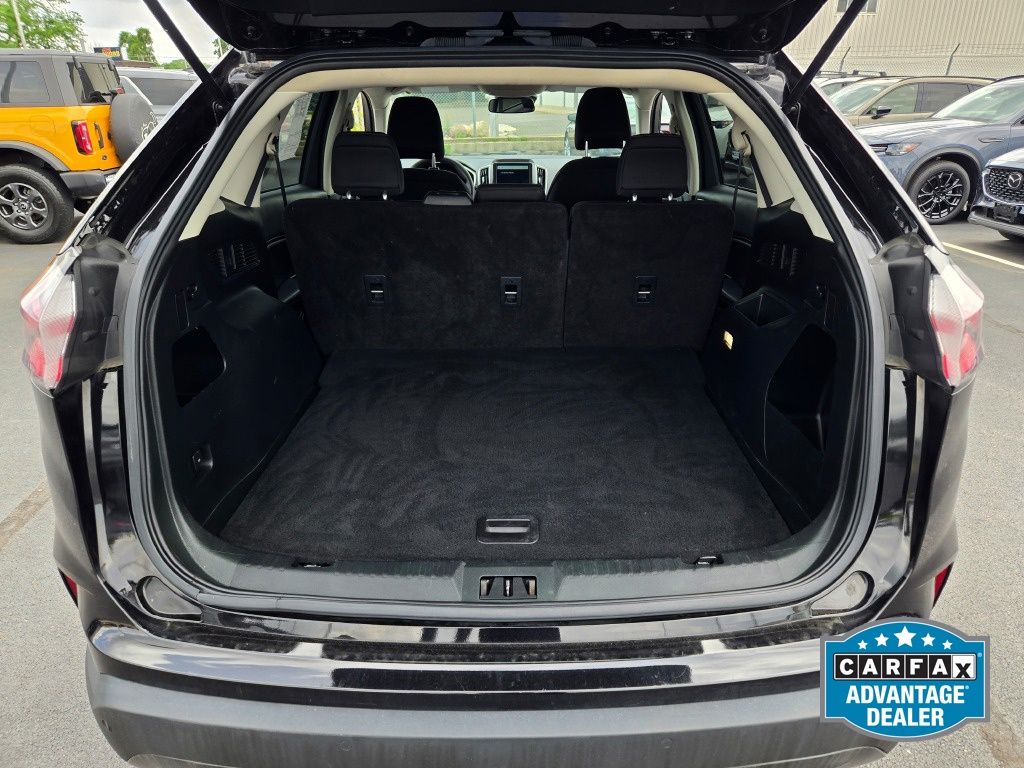 2021 Ford Edge SE - Photo 13