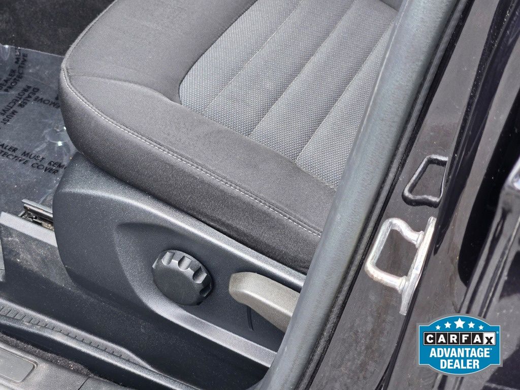 2021 Ford Edge SE - Photo 21