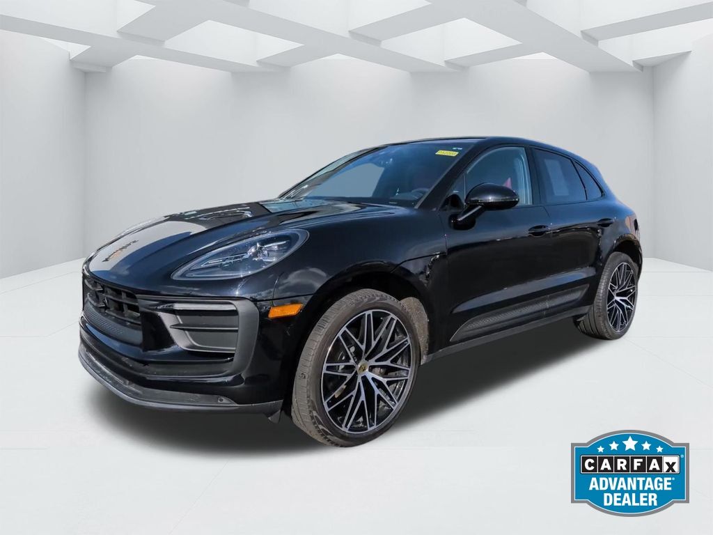 2022 Porsche Macan -'s photo
