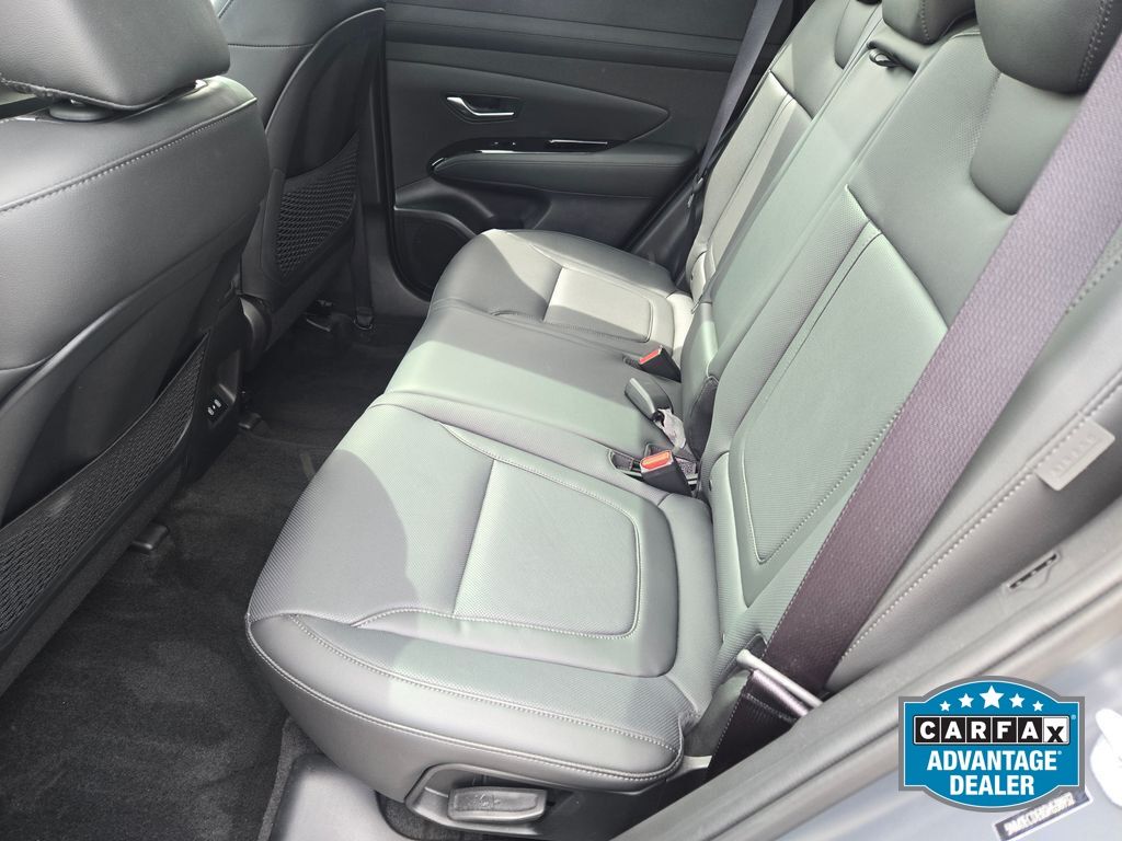 2025 Hyundai Tucson Limited - Photo 17