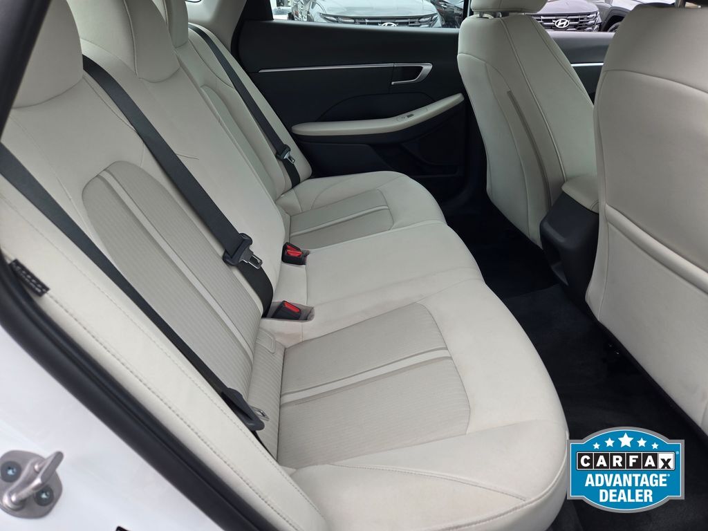 2023 Hyundai Sonata SE - Photo 11