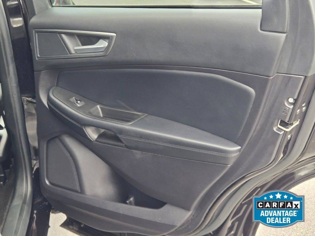 2021 Ford Edge SE - Photo 9