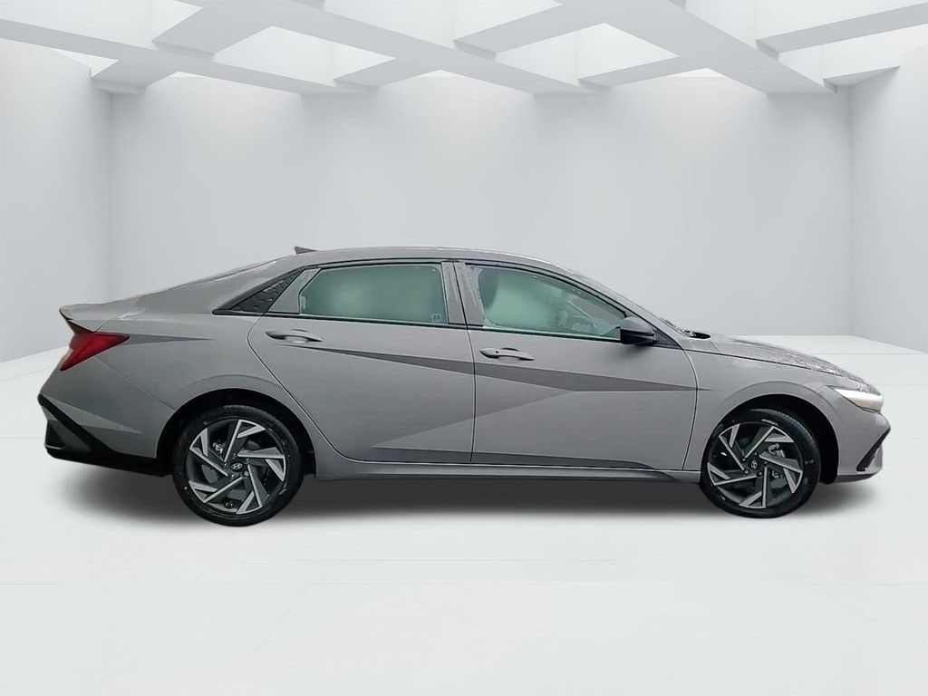 Used 2025 Hyundai Elantra Hybrid SEL Sport Sedan