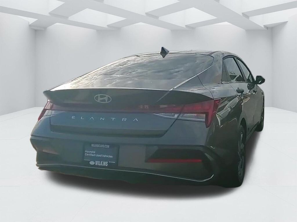 Used 2025 Hyundai Elantra SEL Convenience Sedan