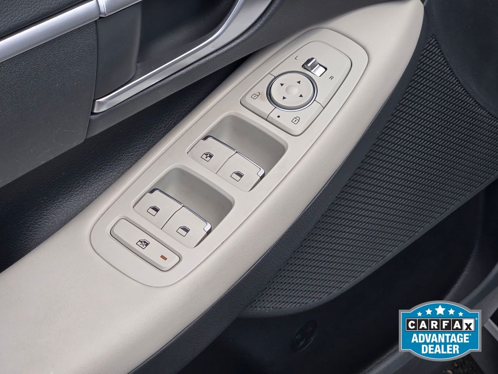 2023 Hyundai Sonata SE - Photo 18