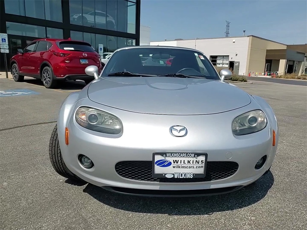 Used 2006 Mazda MX-5 Miata Base with VIN JM1NC25F860113984 for sale in Elmhurst, IL