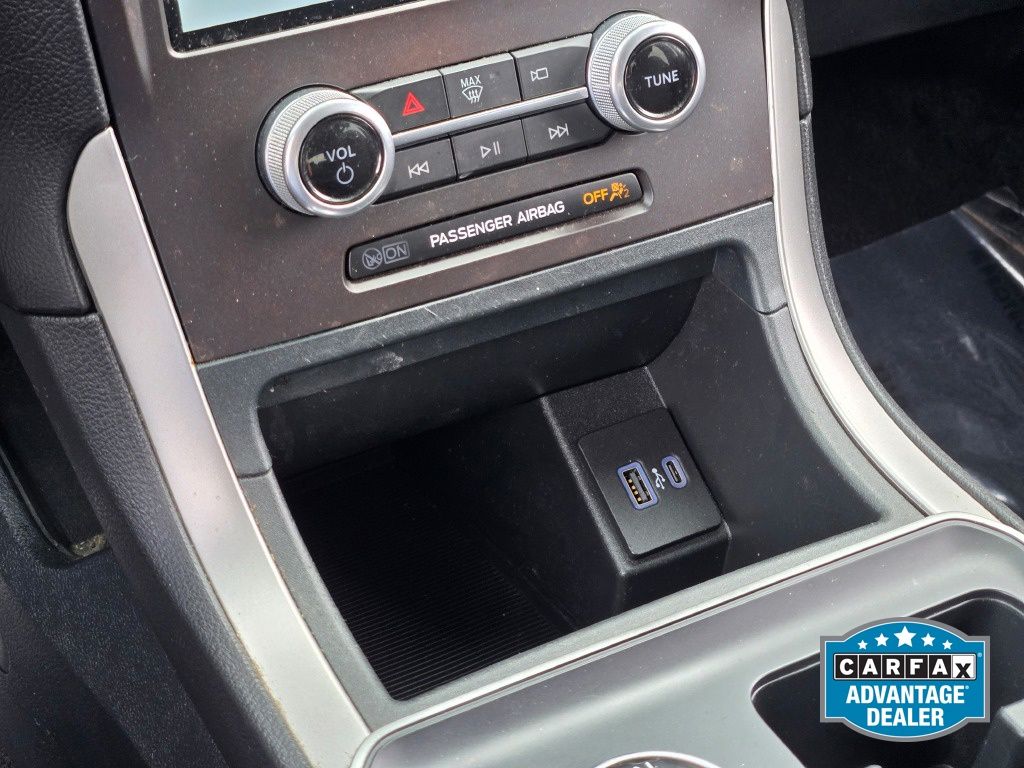 2021 Ford Edge SE - Photo 25
