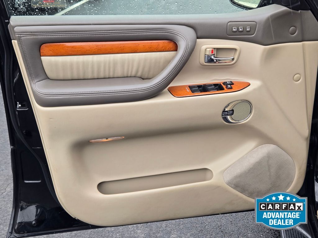 2007 Lexus LX 470 - Photo 21