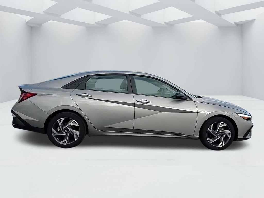 Used 2025 Hyundai Elantra SEL Sport Sedan