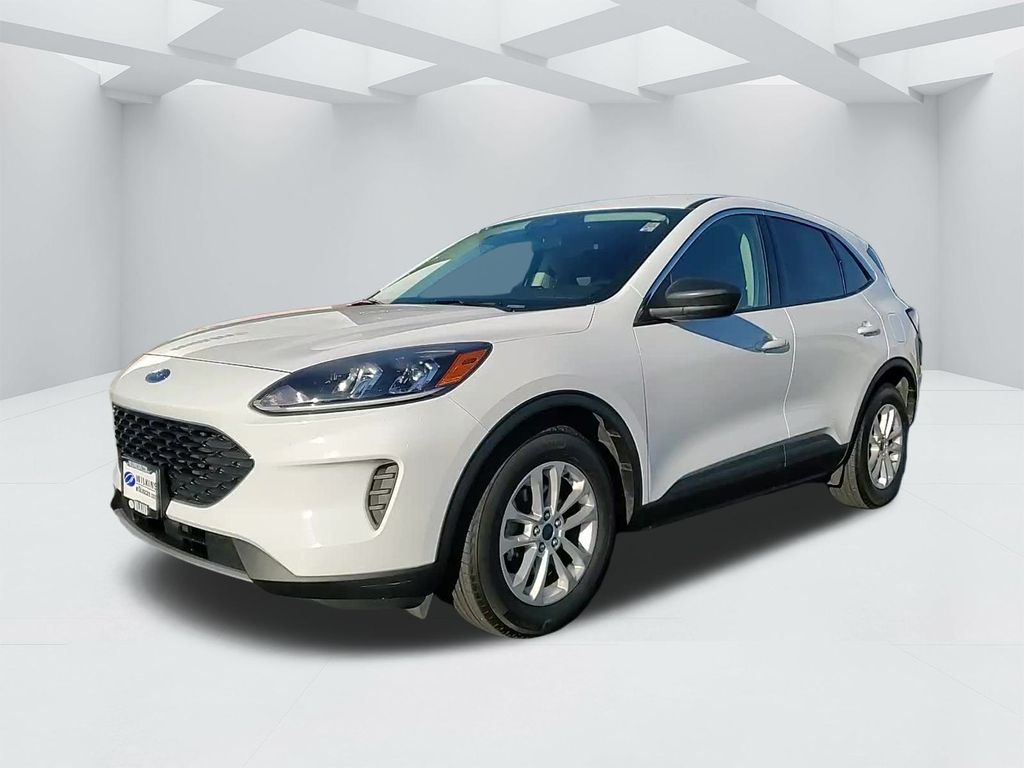 2022 Ford Escape SE's photo