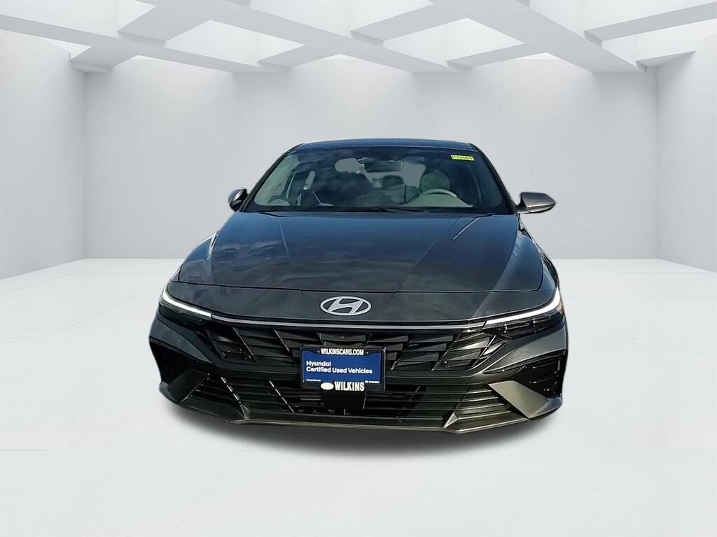 Used 2025 Hyundai Elantra SEL Convenience Sedan