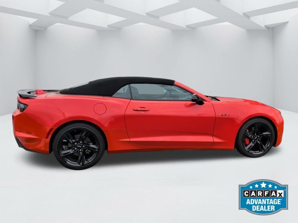 2021 Chevrolet Camaro LT1 - Photo 4