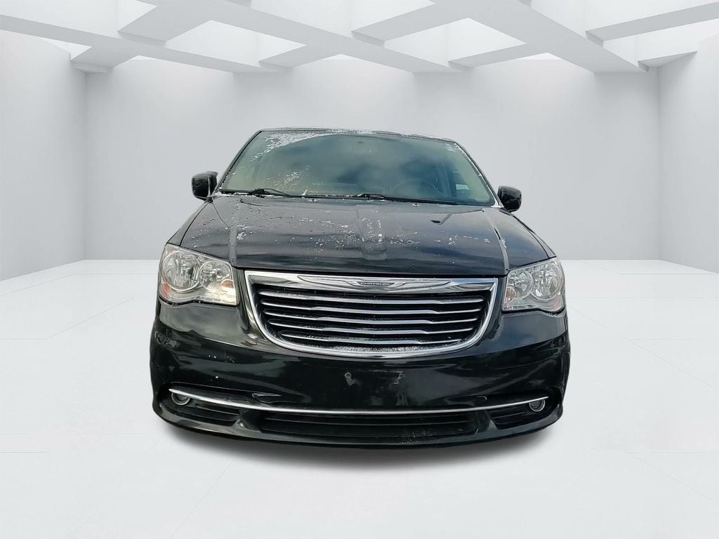 Used 2016 Chrysler Town & Country Touring with VIN 2C4RC1BG6GR261941 for sale in Elmhurst, IL