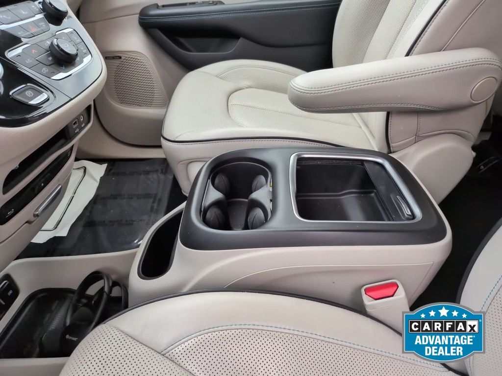 2020 Chrysler Pacifica Hybrid Limited - Photo 20