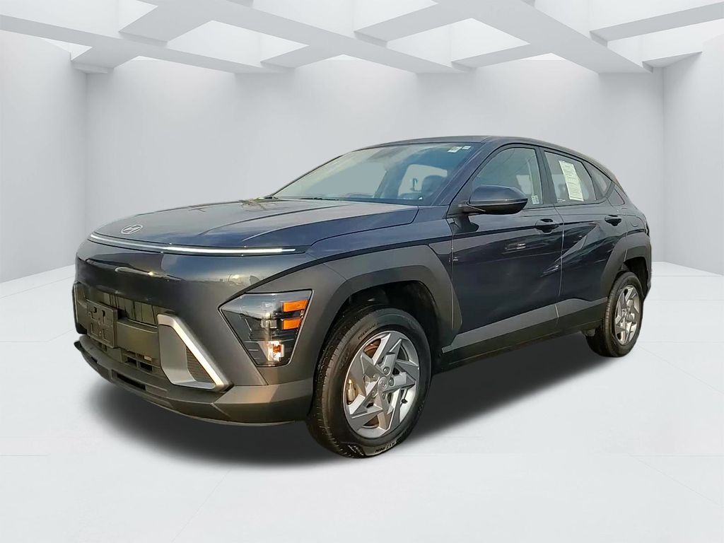 2025 Hyundai Kona SE's photo