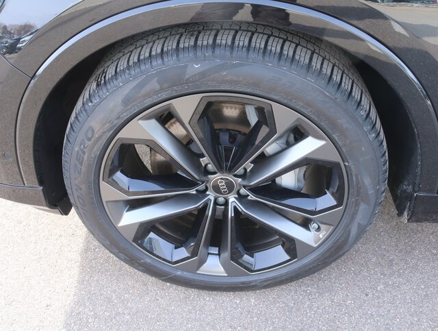 2025 Audi Q7 Prestige photo 12
