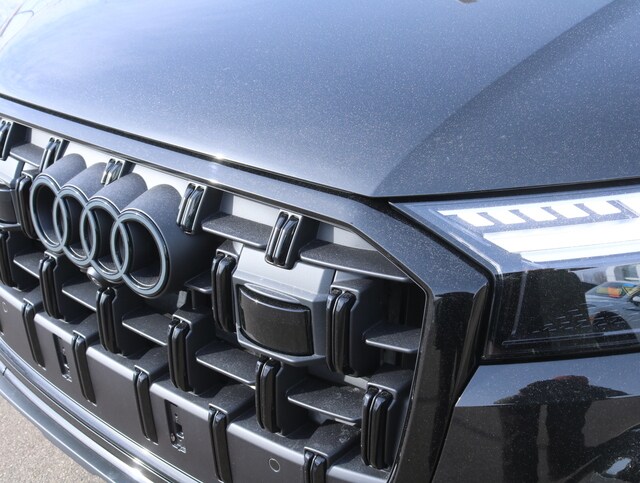 2025 Audi Q7 Prestige photo 11